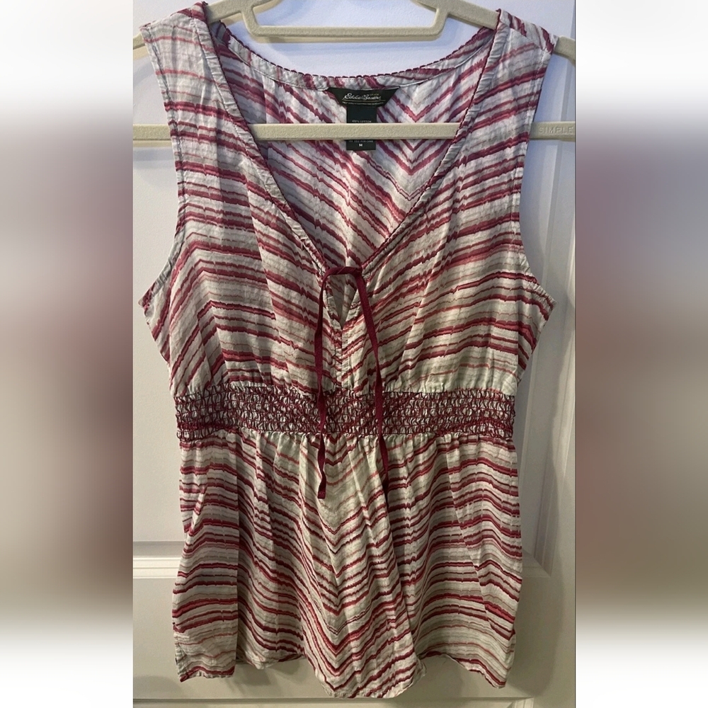 Eddie Bauer womens sleeveless Smocked Top Cranberry Striped Chevron 100% Cotton